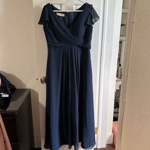navy blue bridesmaid/prom dress . with pockets.